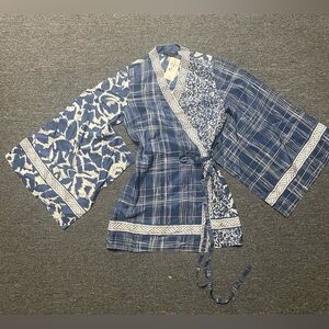 BCBG Max Azaria Blue and White Kimono Top Sz.M
